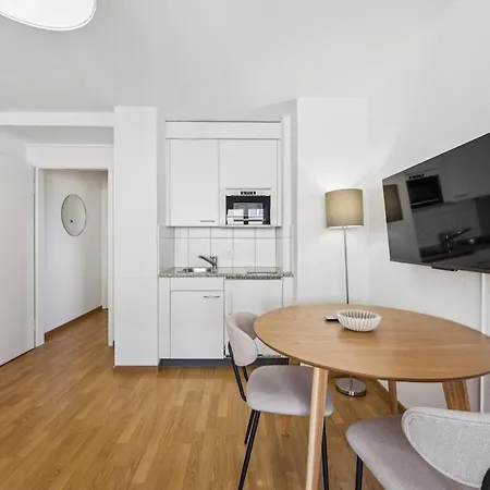 Wifi, Smart Tv, Centre, Queen Bed - Cr 18 Apartament