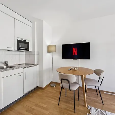 Apartment Wifi, Smart Tv, Centre, Queen Bed - Cr 18 *