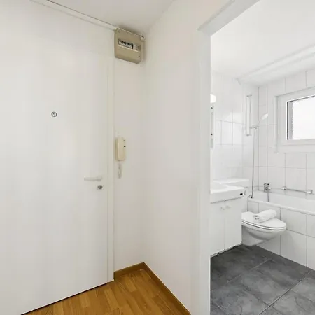 Wifi, Smart Tv, Centre, Queen Bed - Cr 18 *