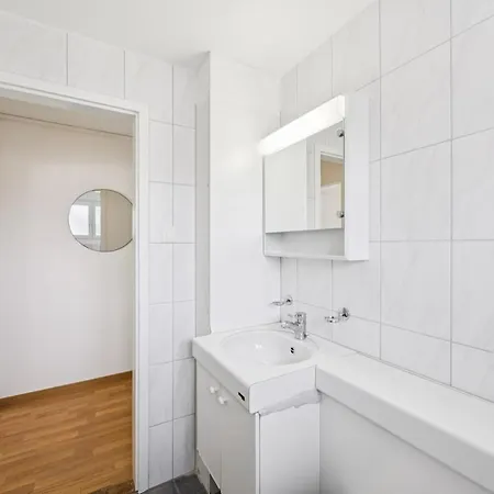 Wifi, Smart Tv, Centre, Queen Bed - Cr 18 * ציריך