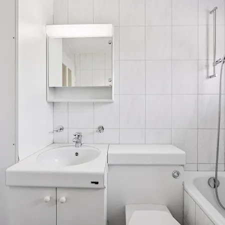 Wifi, Smart Tv, Centre, Queen Bed - Cr 18 דירה